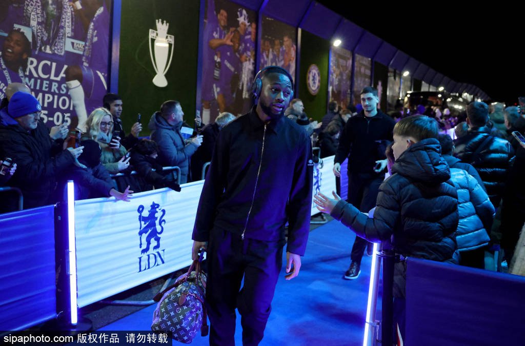 切尔西新帅浮出水面：法甲球队主帅罗森尼尔成头号热门，能否重振蓝军士气？